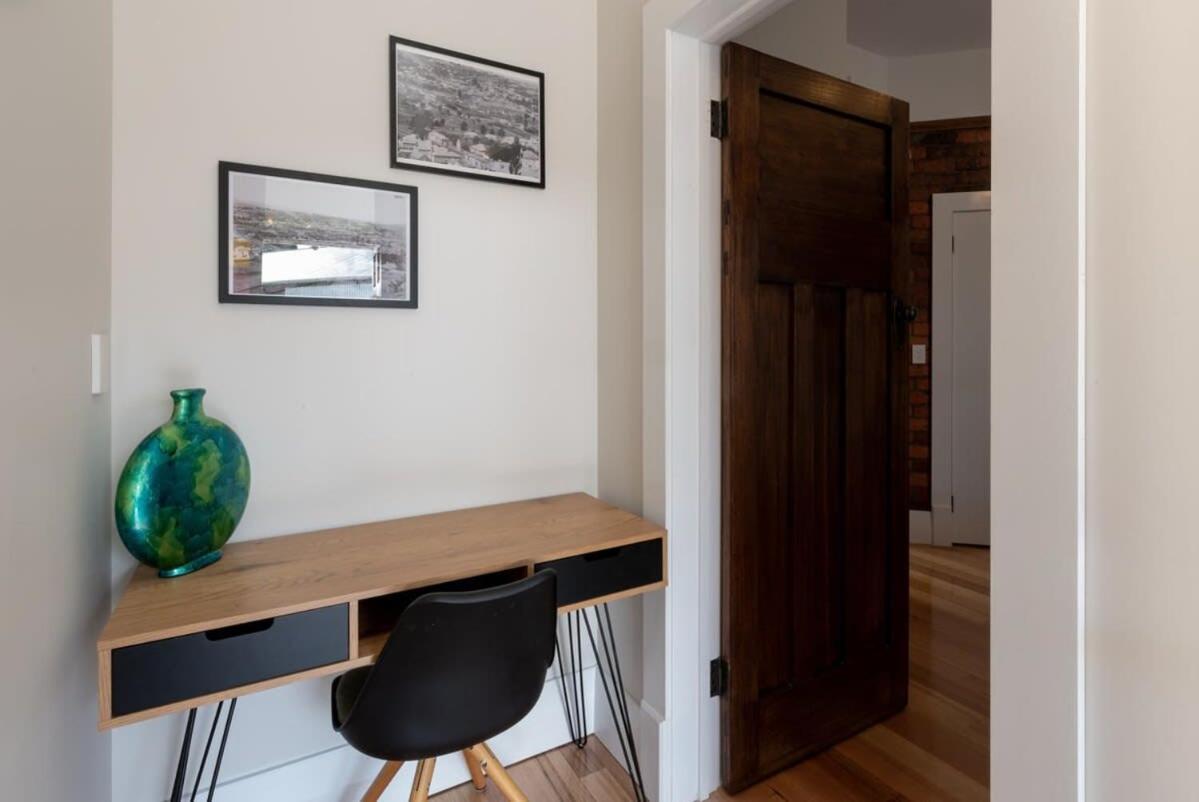 Cosy Accommodation Moments From The Centre Of Town With Wifi 朗塞斯顿 外观 照片