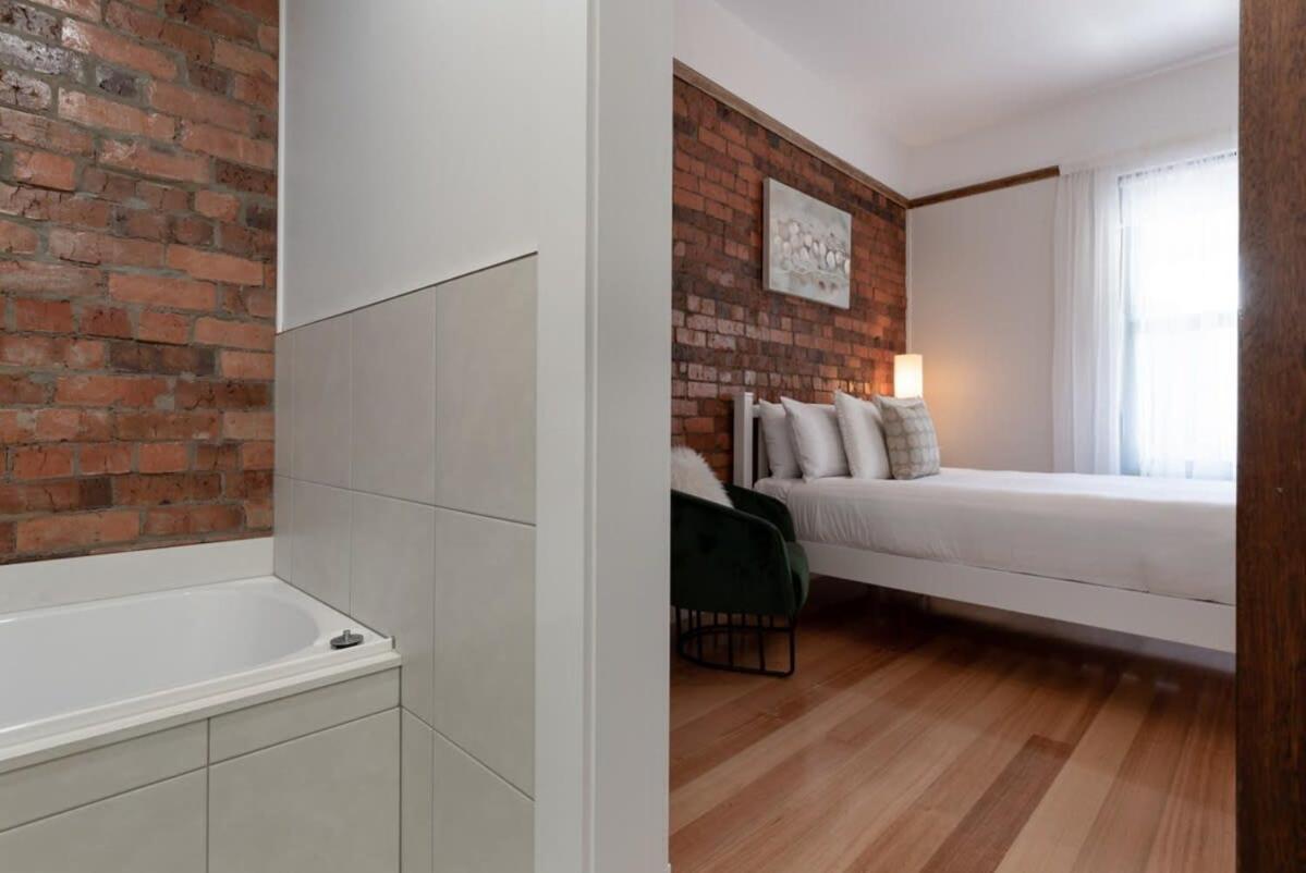 Cosy Accommodation Moments From The Centre Of Town With Wifi 朗塞斯顿 外观 照片